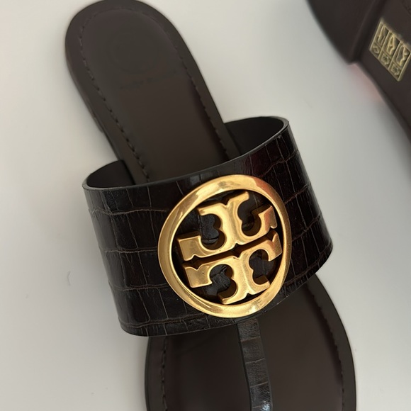 Authentic BENTON BAND FLAT SANDAL
CROCO EMBOSS - Picture 5 of 8